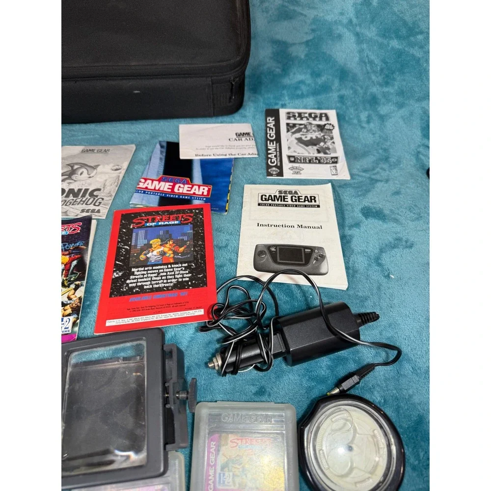 Sega Game Gear Handheld Console Bundle Streets of Rage 2 Sonic Chaos Case Manual